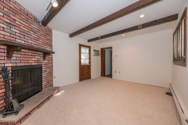 60 Sutton Ave, Totowa Boro, NJ 07512