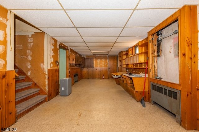 60 Sutton Ave, Totowa Boro, NJ 07512