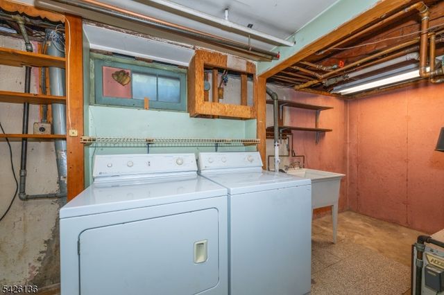 60 Sutton Ave, Totowa Boro, NJ 07512