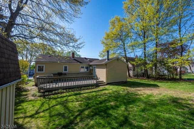 60 Sutton Ave, Totowa Boro, NJ 07512