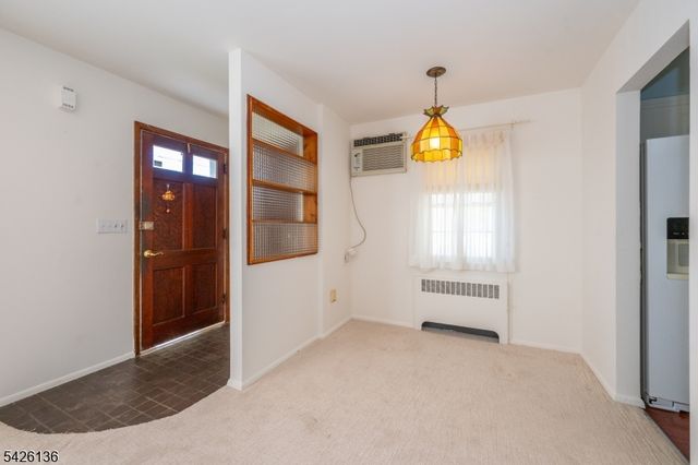 60 Sutton Ave, Totowa Boro, NJ 07512