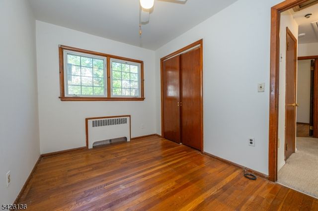 60 Sutton Ave, Totowa Boro, NJ 07512