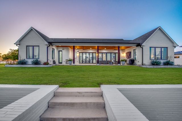 2207 Lake View Landing, Corsicana, TX 75109