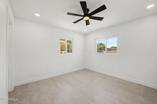 2305 W MARYLAND Avenue, Phoenix, AZ 85015