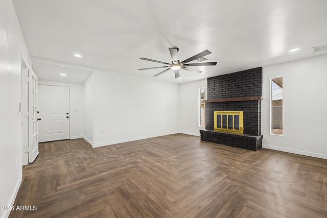 2305 W MARYLAND Avenue, Phoenix, AZ 85015