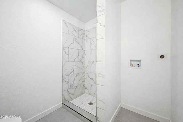 2305 W MARYLAND Avenue, Phoenix, AZ 85015