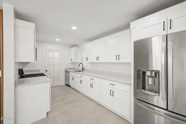 2305 W MARYLAND Avenue, Phoenix, AZ 85015