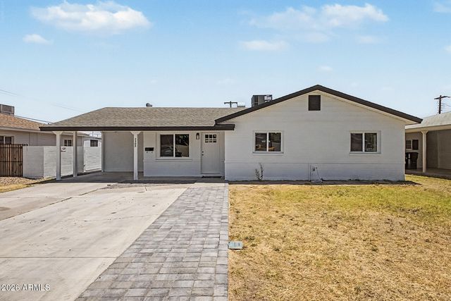 2305 W MARYLAND Avenue, Phoenix, AZ 85015