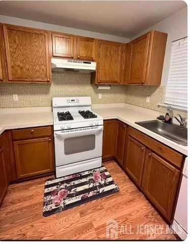 36-B 36 B Henry St Street 36B, Franklin Twsp, NJ 08873