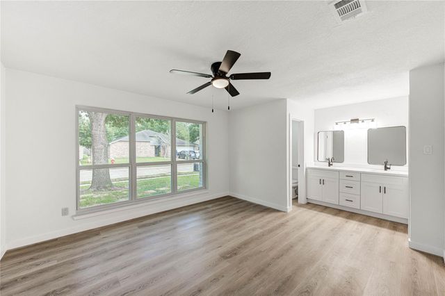 7215 Daylight Lane, Houston, TX 77095