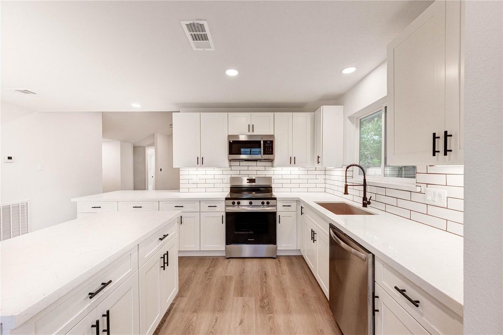 7215 Daylight Lane, Houston, TX 77095