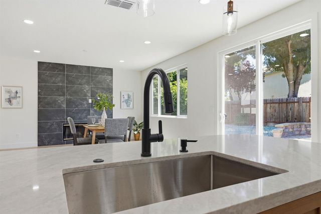 5417 Elk Hollow Ct, Elk Grove, CA 95758