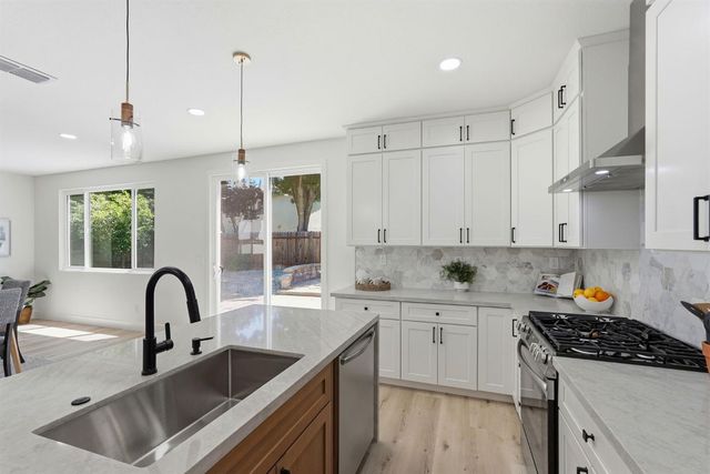 5417 Elk Hollow Ct, Elk Grove, CA 95758