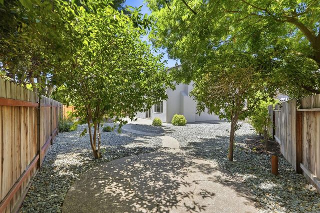 5417 Elk Hollow Ct, Elk Grove, CA 95758