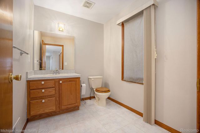 47630 Robins Nest Drive, Shelby Charter Township, MI 48315