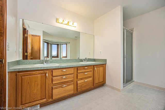 47630 Robins Nest Drive, Shelby Charter Township, MI 48315