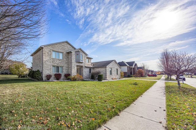 47630 Robins Nest Drive, Shelby Charter Township, MI 48315