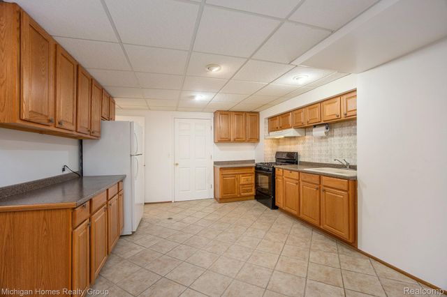 47630 Robins Nest Drive, Shelby Charter Township, MI 48315