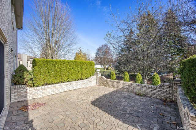 47630 Robins Nest Drive, Shelby Charter Township, MI 48315