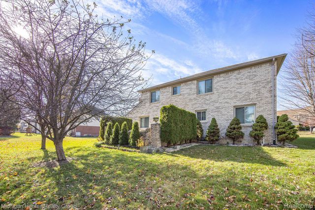 47630 Robins Nest Drive, Shelby Charter Township, MI 48315