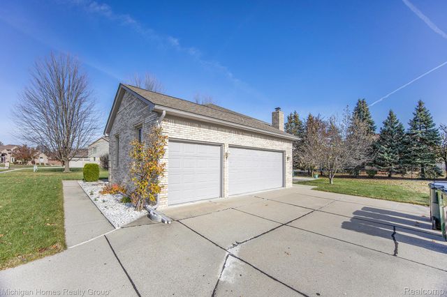 47630 Robins Nest Drive, Shelby Charter Township, MI 48315
