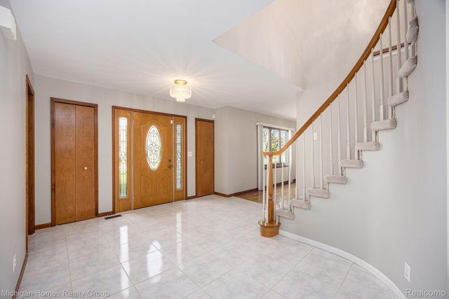 47630 Robins Nest Drive, Shelby Charter Township, MI 48315