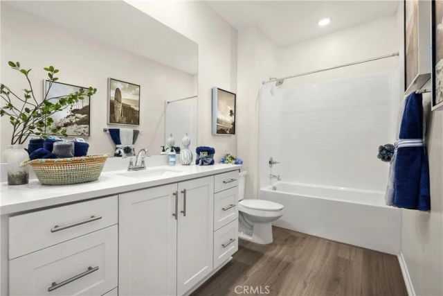 1561 E Holguin Street, Lancaster, CA 93534