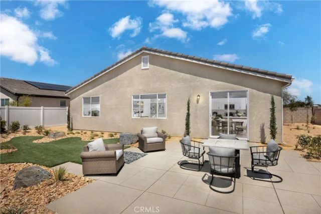 1561 E Holguin Street, Lancaster, CA 93534