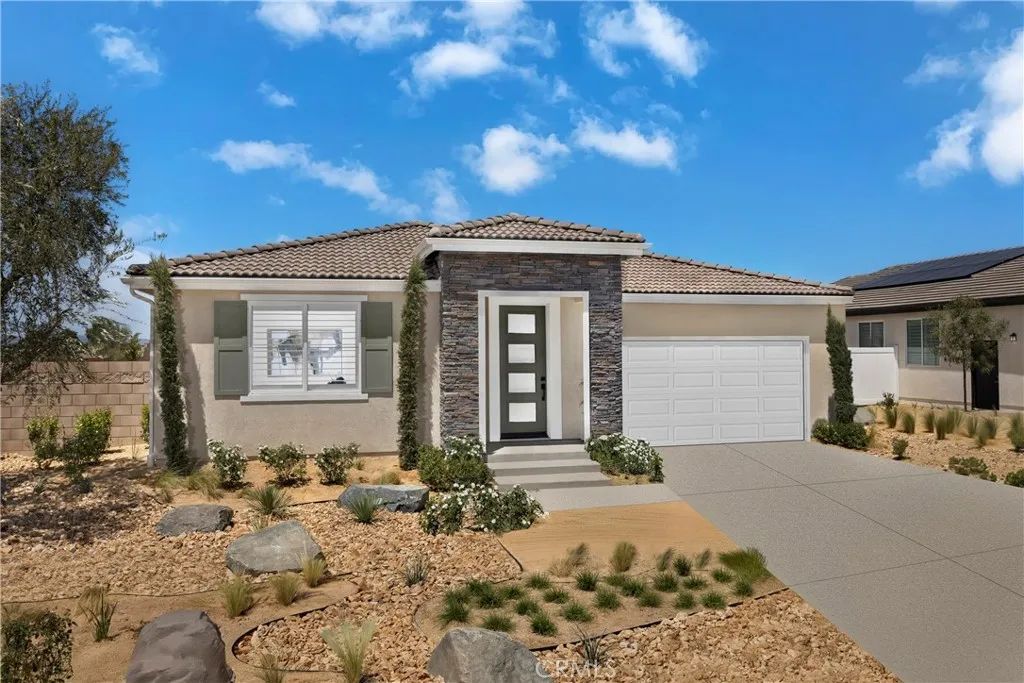 1561 E Holguin Street, Lancaster, CA 93534