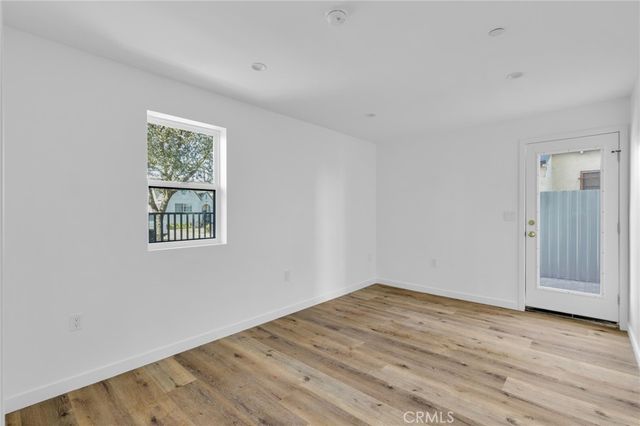1736 Carmona Avenue A, Los Angeles, CA 90019