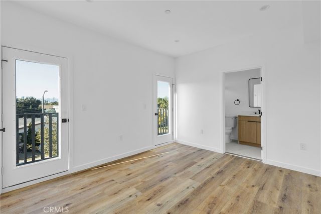 1736 Carmona Avenue A, Los Angeles, CA 90019