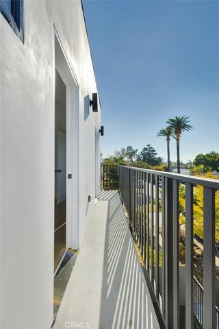 1736 Carmona Avenue A, Los Angeles, CA 90019