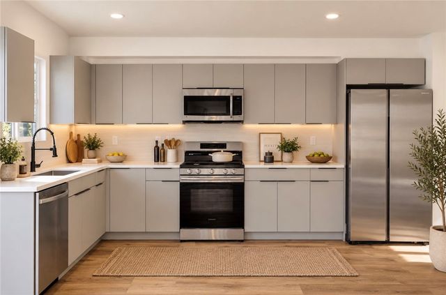 1736 Carmona Avenue A, Los Angeles, CA 90019