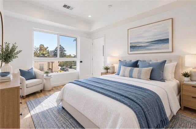 1736 Carmona Avenue A, Los Angeles, CA 90019