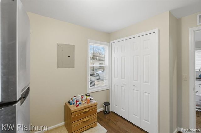 20919 Hollywood Street, Harper Woods, MI 48225