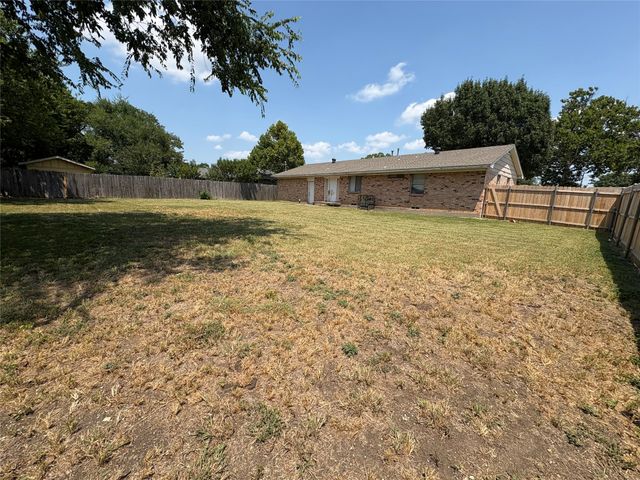 811 Acton Avenue, Duncanville, TX 75137