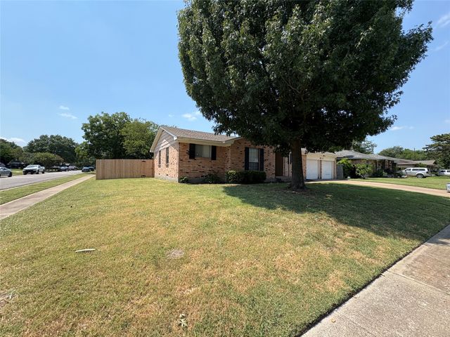 811 Acton Avenue, Duncanville, TX 75137