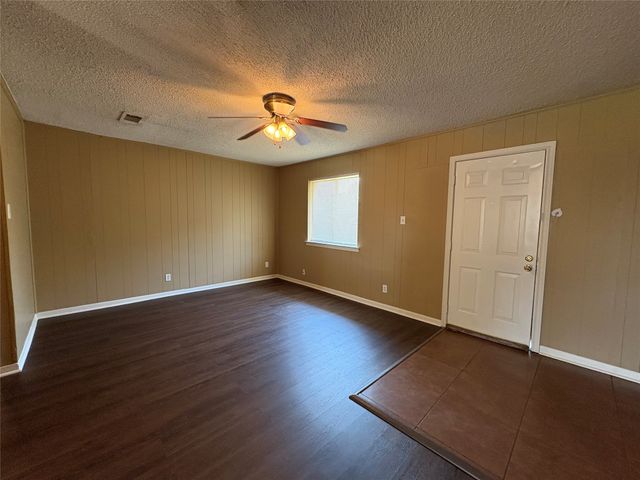 811 Acton Avenue, Duncanville, TX 75137