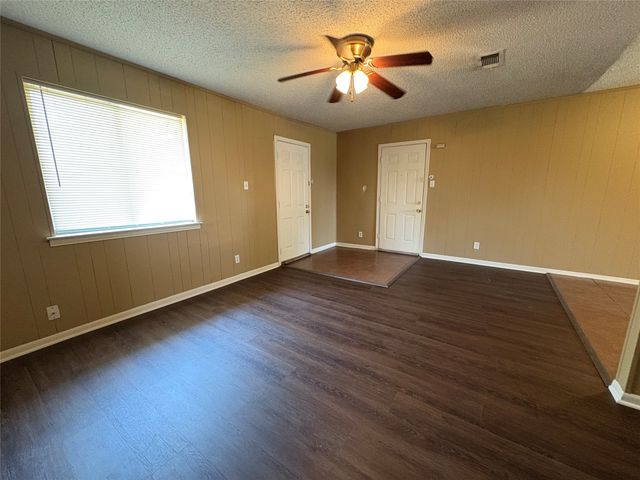811 Acton Avenue, Duncanville, TX 75137