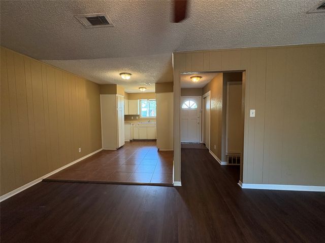 811 Acton Avenue, Duncanville, TX 75137