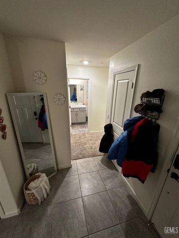 5918 Esmerelda Avenue, Bakersfield, CA 93313