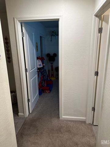 5918 Esmerelda Avenue, Bakersfield, CA 93313