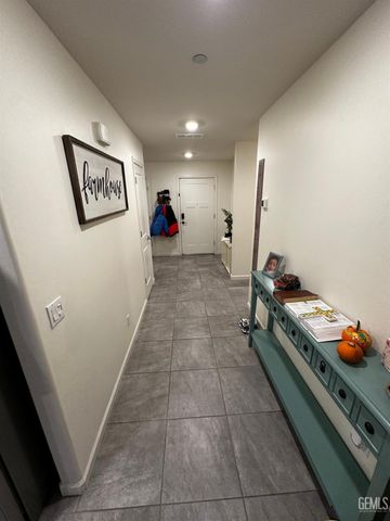 5918 Esmerelda Avenue, Bakersfield, CA 93313