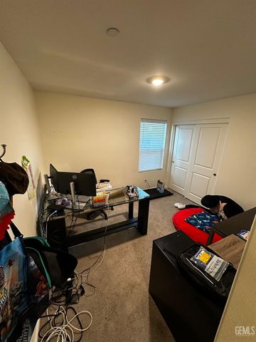 5918 Esmerelda Avenue, Bakersfield, CA 93313