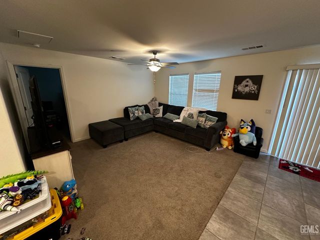 5918 Esmerelda Avenue, Bakersfield, CA 93313