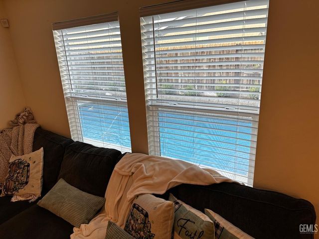 5918 Esmerelda Avenue, Bakersfield, CA 93313