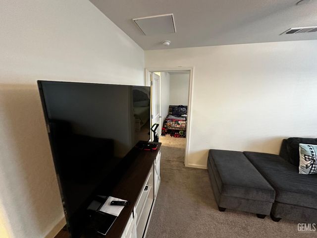 5918 Esmerelda Avenue, Bakersfield, CA 93313