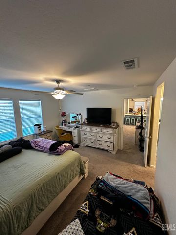 5918 Esmerelda Avenue, Bakersfield, CA 93313