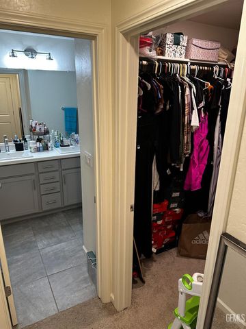 5918 Esmerelda Avenue, Bakersfield, CA 93313