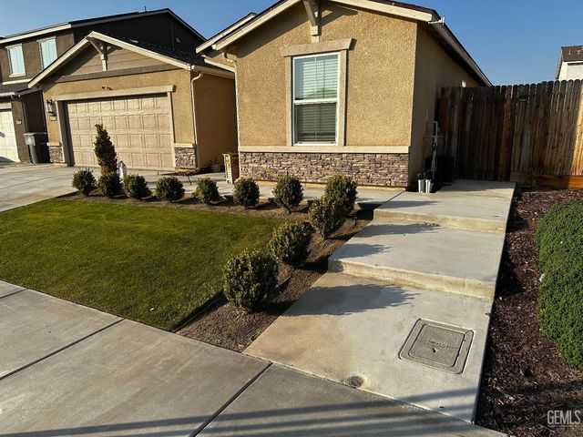 5918 Esmerelda Avenue, Bakersfield, CA 93313